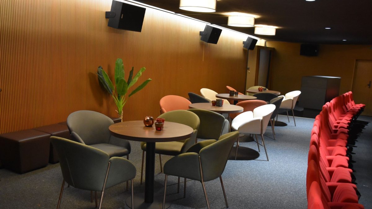 Gemütliche Sitzatmosphäre im Kino Claudia Kloten